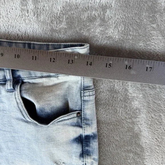 Forever 21 Denim Shorts Womens 28 Light Wash Distressed Y2K Festival Grunge Moto - Picture 5 of 7